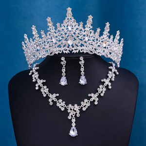 Venta al por mayor de fábrica: Nuevo set de lujo de 3 piezas de corona de <span class=keywords><strong>novia</strong></span> barroca, collar y pendientes de cristal punk con diamantes de imitación para vestido de <span class=keywords><strong>novia</strong></span>, conjuntos de joyería. - Product Image 2