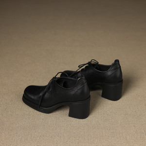 Elegantes Botas Largas Retro para Mujer, Hechas a Mano con Cuero Genuino, Antideslizantes, Impermeables, de Color Sólido y Punta Puntiaguda, Casuales - Product Image 1