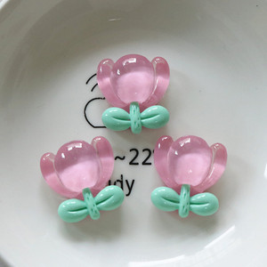 CHENXI Vente en gros 100 pièces Breloques en résine en forme de fleur de tulipe pour la décoration de coques de téléphone, boîtes à lunch et gobelets, Fleurs en résine - Product Image 4