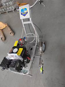Machine de marquage routier pour la repinture et l'entretien des lignes de parking - Product Image 5