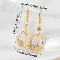 Boucles d'oreilles pendantes chic et éblouissantes en or, motif pétale de fleur opale, zircone cubique, texture texturée, gemme polie étincelante, bijoux pour femmes, cadeaux