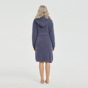 Ylys accappatoio pigiama donna Sleep Wear casa <span class=keywords><strong>di</strong></span> alta qualità per abito da <span class=keywords><strong>notte</strong></span> invernale pigiama taglia libera 100% poliestere con cappuccio lavorato a maglia - Product Image 2