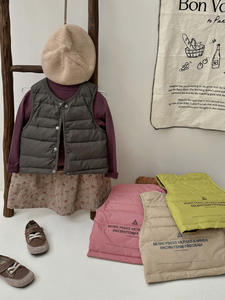 2024 usine en gros automne hiver enfants vêtements solide <span class=keywords><strong>doudoune</strong></span> <span class=keywords><strong>sans</strong></span> manches épaississement coton bébé garçon fille gilet manteau - Product Image 3