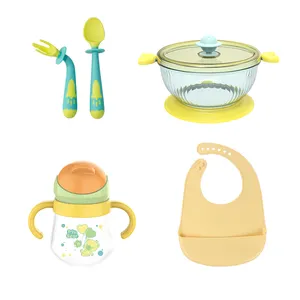 OEM ODM New BPA Free Baby Feeding Products Crianças Garrafa De Água Talheres Talheres Sucção Tigela Colher E Garfo Silicone Bibs Set