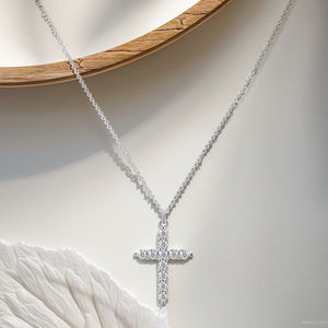 Collana con Ciondolo a Croce Placcata Oro di Tendenza, Gioiello alla Moda con Strass, Collana con Pendente della Fede per Donne - Product Image 4