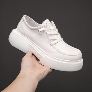 Mocassins plateforme classiques unisexes à enfiler, semelle épaisse intemporelle, chaussures plates minimalistes à plateforme pour femme - Product Image 2