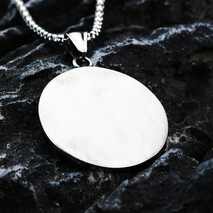 Pendentif pour homme en acier inoxydable de style nordique rétro, charme serpent viking, design géométrique, bijou cadeau, accessoire de mode - Product Image 3