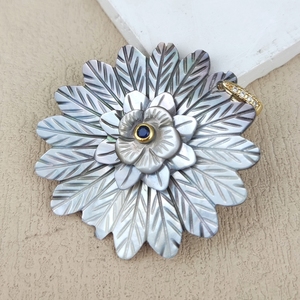 Nouvel Arrivage Pendentif <span class=keywords><strong>Grande</strong></span> Fleur Multicouche en Coquille Grise avec Zircon pour Femme et Fille, Bijoux de Mode, Fournitures en Gros - Product Image 6