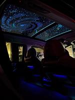 Classe S W223 Atmosphère Lumière Toit Haut-Parleur 64 Couleurs Lampe LED 12V Auto LED Berlin Plafond Haut-Parleur W223 Nouveau Arrière