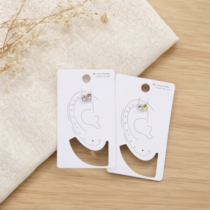 Boucles d'oreilles à clipser avec fleurs et strass Acero, bijoux fins pour femmes, à porter au quotidien - Product Image 3