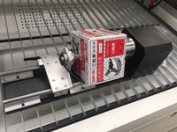 Découpeuse laser CNC CO2 1325 de Chine pour acrylique, cuir, bois, caoutchouc, AI/BMP/PLT/LAS, machine de type portique haute puissance refroidie par eau