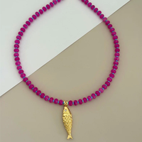 Collier ras du cou tendance en perles de pierres précieuses colorées avec pendentif poisson en or 18 carats, style océan, pour femme, bijoux décontractés de plage