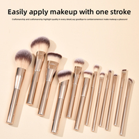 Ensemble de pinceaux de maquillage professionnels de luxe en poils synthétiques parfaits, personnalisés en usine, 12 pièces, avec manches en métal doré, OEM/ODM