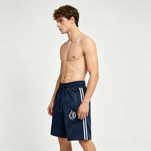 Pantaloncini da <span class=keywords><strong>uomo</strong></span> <span class=keywords><strong>blu</strong></span> <span class=keywords><strong>navy</strong></span> effetto strappato con doppie strisce bianche e toppa con monogramma, pantaloncini casual streetwear da <span class=keywords><strong>uomo</strong></span> alla moda - Product Image 2