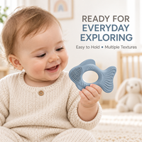 Anneau de dentition pour bébé en silicone en forme de poisson, texture écaille, queue ondulée côtelée, facile à saisir, qualité alimentaire, sans couture, OEM, vente en gros