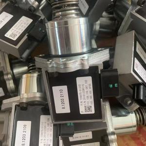 Pièces détachées pour excavatrices : Pompe d'injection de carburant moteur 4TNV984, 4TNV94 - Régulateur - Solénoïde d'actionneur - 729924-51310 - 729925-51300 - Product Image 1