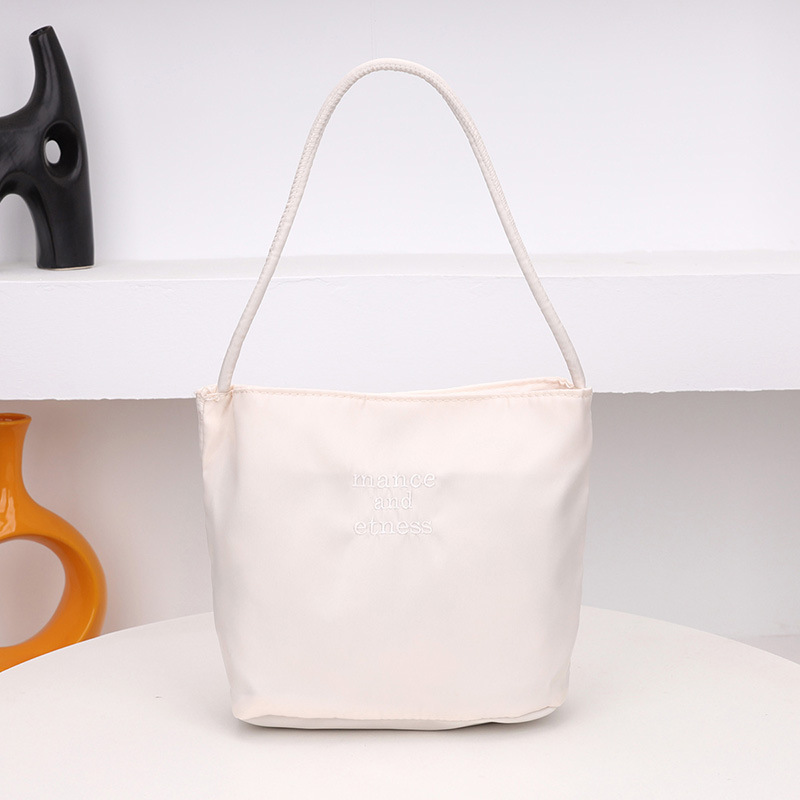 Sac simple blanc [Deux modèles avec lettrage aléatoire]