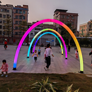 Luces LED RGB Tubulares a Prueba de Agua IP65, con Control Remoto, para Interiores y Exteriores, Luces de Pilar de Plástico para Jardín, Venta al Por Mayor - Product Image 1