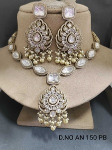 Elegante Collar de Joyería de Moda con Acabado Mehandi, Moissanita y Kundan, con Piedras de Aspecto de Diamante CZ para Mujer, para Bodas y Fiestas Nupciales - Product Image 1