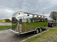 Nouveau Camion de Restauration Mobile 2025 pour Glaces, Café, Bar, Burgers, Sandwichs, Snacks et Frites en Fibre de Verre et Acier Inoxydable