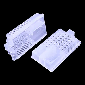 Beekeeping Equipment Tools Apiculture Plastic Queen Bee Cages Transport Box Isolation Bees Queen Catcher