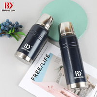 Thermos design en forme de balle en acier inoxydable, bouteille d'eau potable isolée sous vide avec interrupteur