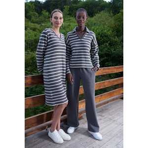 Robe décontractée pour femme en lyocell régénéré, col en V, manches longues, avec poignets - Product Image 1