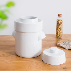 โถเซรามิกสไตล์เกาหลีสำหรับกิมจิ ขนาดใหญ่ ปิดสนิท ทรงกระบอก สีขาว พร้อมฝาพลาสติก สำหรับอาหารหมัก - Product Image 3