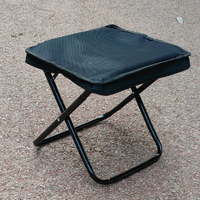 Tabouret pliant portable, durable et écologique pour l'extérieur, avec poignée de transport, petit banc en tissu Oxford, entièrement pliable pour la pêche, le camping et les files d'attente