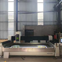 Centre de commande numérique CNC ATC pour verre 4x8ft 1325 3 axes avec changeur d'outils automatique pour découpe, rectification, polissage et perçage