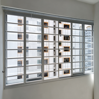 Fenêtres coulissantes en aluminium multi-panneaux sur mesure, robustes, avec moustiquaire de sécurité à motif quadrillé pour appartement