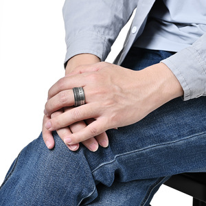 Anillo giratorio de acero titanio con diseño nórdico vikingo retro y nudo celta para hombre, anillo de dedo índice grande, único y de nicho. - Product Image 3