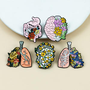 Broche en émail noire avec motif de dessin animé mignon, thème 'Livre et Sommeil', Cadeau du Nouvel An Chinois pour les amateurs de lecture et les amis - Product Image 2