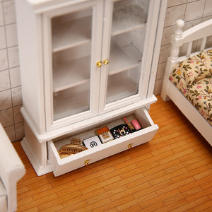Gabinete de almacenamiento de vidrio de doble puerta blanco moderno Simple a escala 1:12, accesorios de casa de muñecas de madera en miniatura para casa de muñecas - Product Image 5