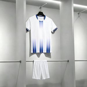 Uniforme de football à rayures verticales et blocs de couleur, maillot de football en mesh respirant, kit d'entraînement d'équipe avec impression de logo personnalisée OEM/ODM - Product Image 2