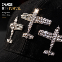Gorra de Béisbol de Lujo Personalizada con Bordado 3D, Logotipo de Pedrería, 5 Paneles, Visera Curva Ancha, Forro de Satén, Unisex, Ajustable, con Pin Metálico