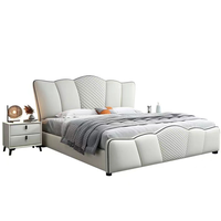 Lit double moderne en cuir nordique avec base pivotante en pin, luxe léger haut de gamme, avec rangement pour chambre à coucher