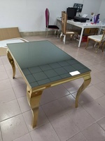 Ensemble de table à manger de luxe en acier inoxydable doré pour événements et mariages, avec plateau en verre miroir, design moderne pour salon et extérieur