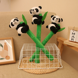 Nouveau design adorable : Jouet de <span class=keywords><strong>massage</strong></span> en peluche Panda grimpant sur bambou, bâton de <span class=keywords><strong>massage</strong></span> doux en peluche pour soulager les douleurs dorsales, idéal comme cadeau d'anniversaire - Product Image 3