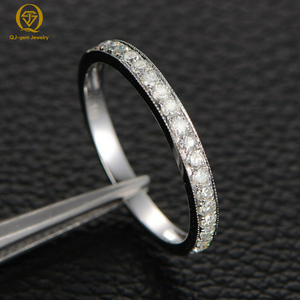Bague unisexe au design unique, deux styles très populaires, en or blanc 18 carats, sertissage en canal, diamant de laboratoire de haute qualité couleur D avec IGI - Product Image 4