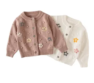 Weiß rosa handgemachte Bälle Stickerei Blume Kleinkind neugeborene Mädchen Strick pullover Mantel Strickjacke