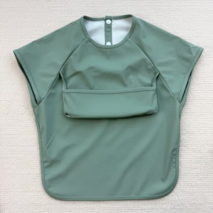 Bavoir pour bébé avec poches, tablier imperméable sans manches en similicuir PU, attrape-miettes pour la <span class=keywords><strong>maternelle</strong></span> - Product Image 5