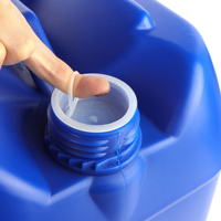 Tambours vides de baril d'eau carrés en plastique bleu blanc de HDPE de liquide chimique de qualité alimentaire de 5L avec le logo personnalisé de preuve de fuite de bouchon à vis