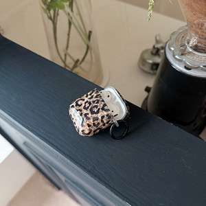 Funda brillante con estampado de leopardo para <span class=keywords><strong>Apple</strong></span> Airpods 1 <span class=keywords><strong>2</strong></span> 3 4 Pro <span class=keywords><strong>2</strong></span>, cubierta para auriculares inalámbricos, caja de carga para Airpods Pro 3 - Product Image 4