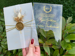 Invitation de <span class=keywords><strong>mariage</strong></span> <span class=keywords><strong>en</strong></span> acrylique avec veste <span class=keywords><strong>en</strong></span> vélin Invitation de <span class=keywords><strong>mariage</strong></span> Chemise <span class=keywords><strong>parchemin</strong></span> imprimée <span class=keywords><strong>en</strong></span> feuille d'or Sceau de cire d'or et fleurs séchées - Product Image 5