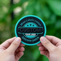 Écussons personnalisés 3D en chenille, brodés, thermocollants, en caoutchouc, logo en silicone PVC, forme personnalisée, pour toile, respectueux de l'environnement