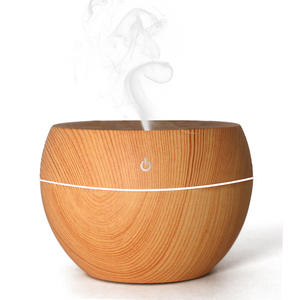 Diffuseur d'arômes USB créatif en bois grainé, mini humidificateur avec lumière à sept couleurs, pour la maison et le bureau, réservoir d'eau inférieur à 0,5 L - Product Image 2