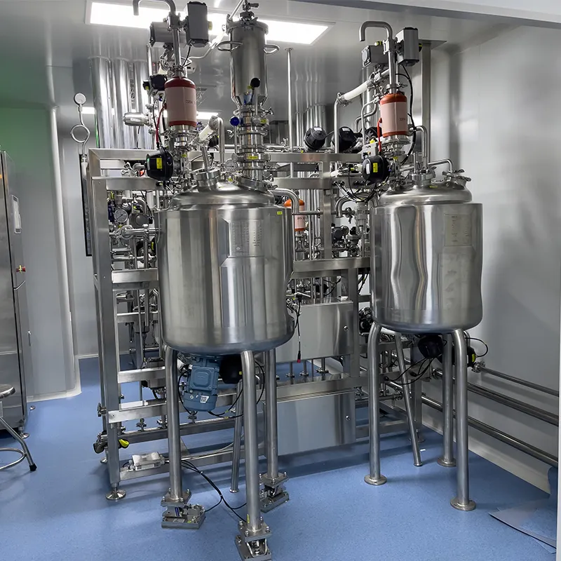 Reactor para preparar soluciones de polietileno, tanque de preparación de aerosoles, sistemas de preparación de polímeros