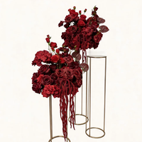 LUYI Vente en gros de boules de fleurs artificielles rouge bordeaux et blanches, centres de table en soie, hortensia, anthurium avec amaranthus suspendu