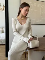 Robe longue tricotée Blubelle pour femme, nouvelle collection hiver, élégante et tendance, couleur unie, manches longues, col en V, coupe ajustée trapèze, décontractée